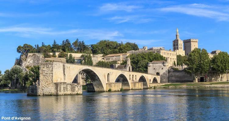 Insolite Studio -La Tour Des Templiers- Montfrin 外观 照片