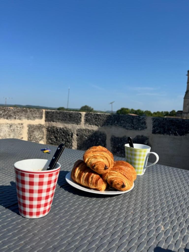 Insolite Studio -La Tour Des Templiers- Montfrin 外观 照片